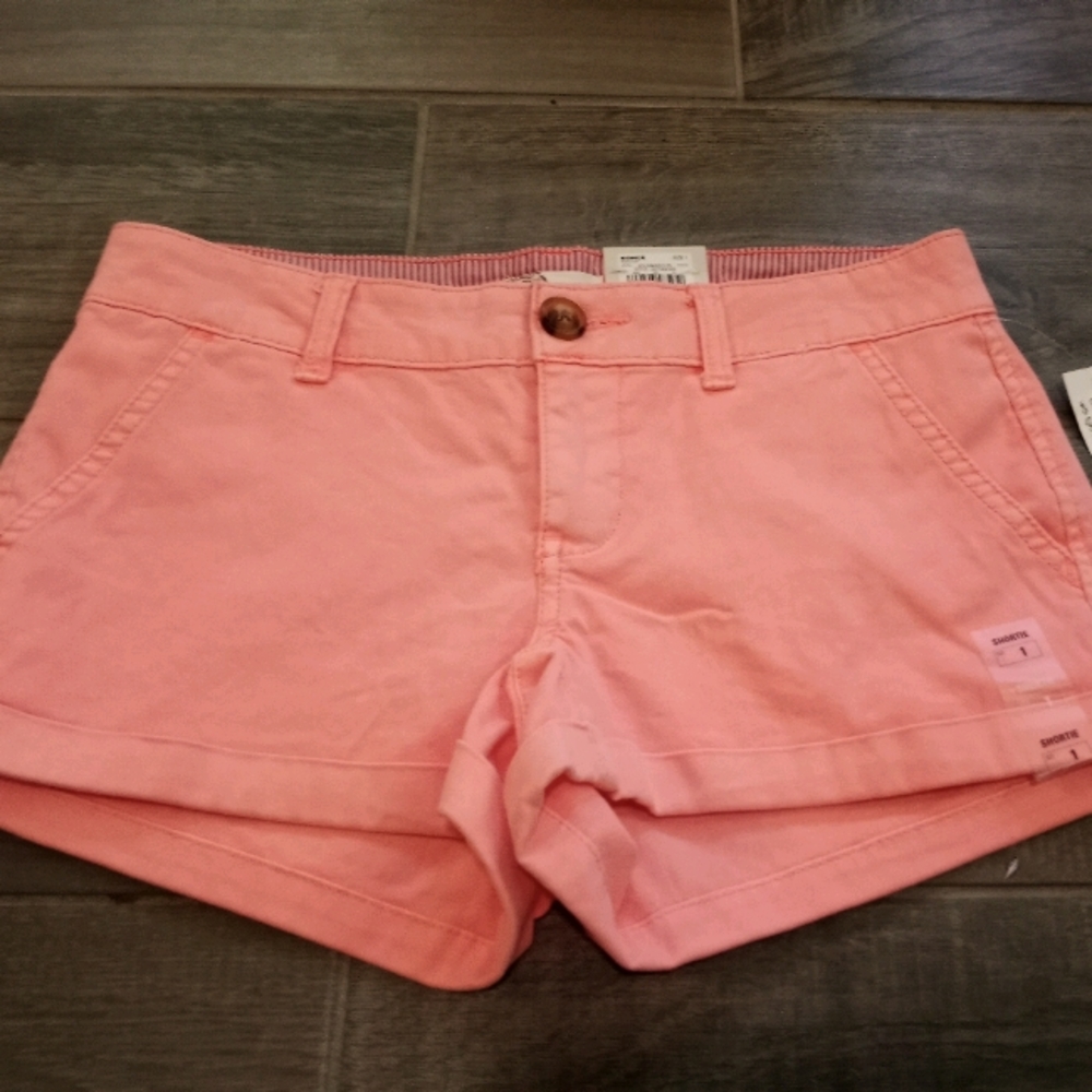 Woman's juniors size 1 pink shorts New with tags